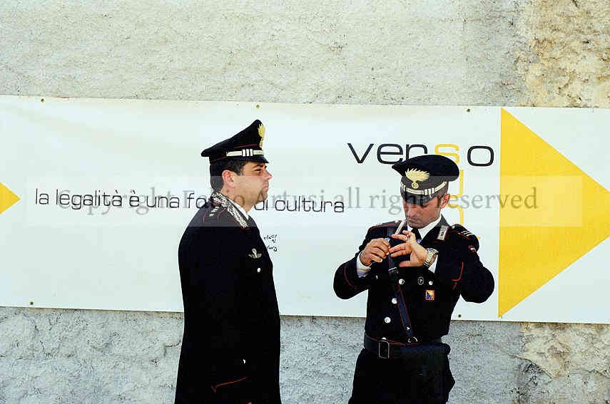 Carabinieri     data : maggio 2006